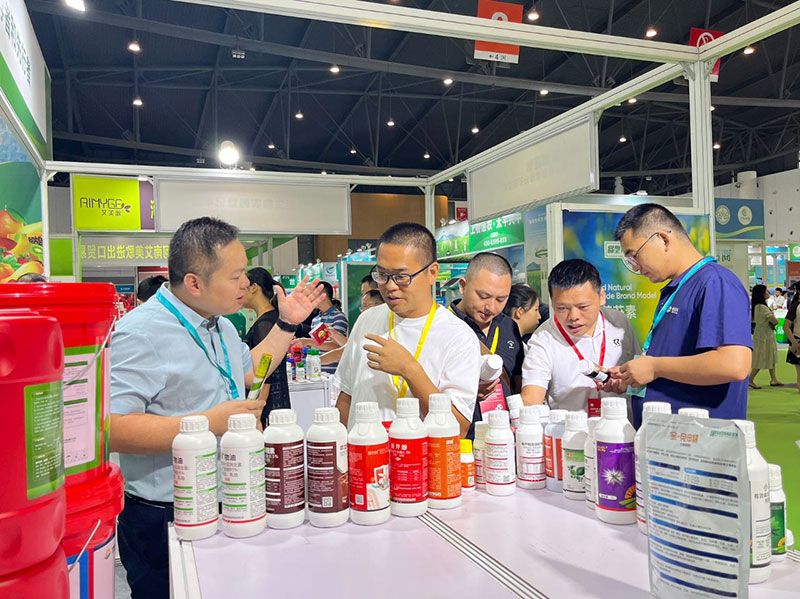 新朝陽綠色生物科技亮相西部植?！半p交會”與第八屆綠色農(nóng)藥博覽會